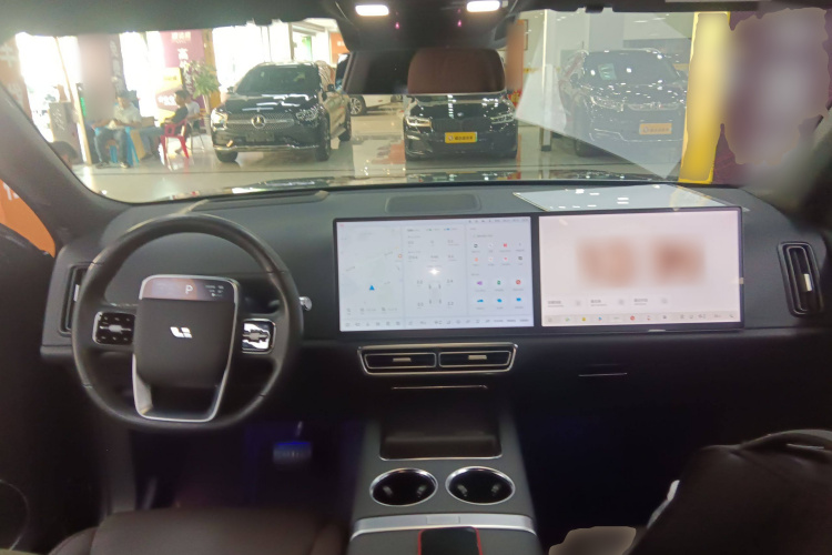 理想汽车 理想L8 2023款 Air中控内饰12