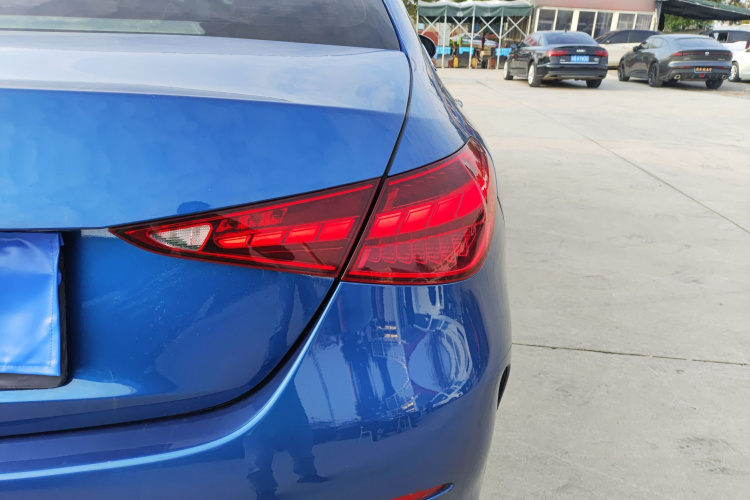 奔驰C级 2022款 C 200 L 运动版车身外观9