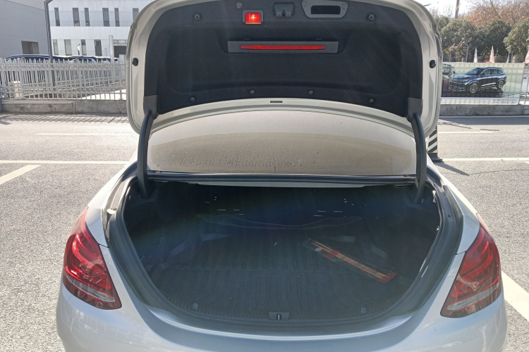 奔驰C级 2018款 C 200 L 运动版机舱底盘23