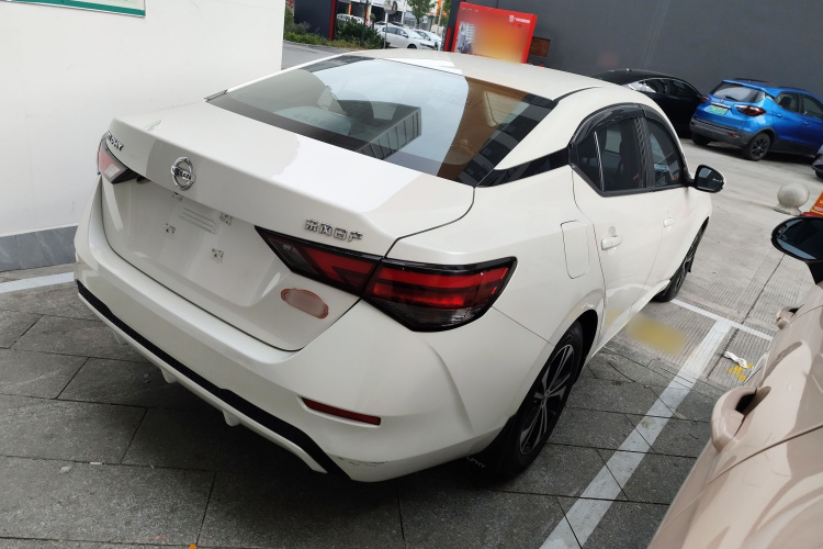 日产 轩逸 2021款 1.6L XL CVT悦享版车身外观7