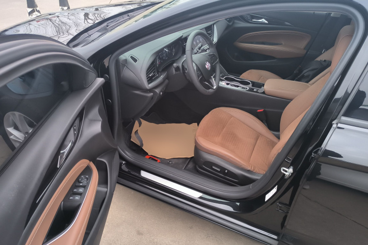 别克 君威 2020款 552T 豪华型中控内饰20