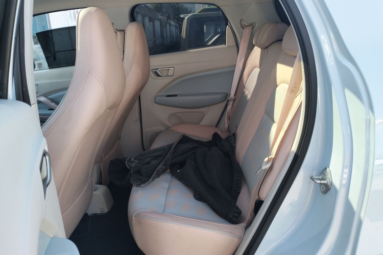 零跑汽车 零跑T03 2023款 403智享版中控内饰7004