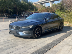 沃尔沃S60 2022款 B4 智逸豪华版