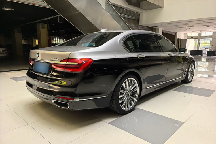 宝马7系 2016款 730Li 豪华型车身外观6005