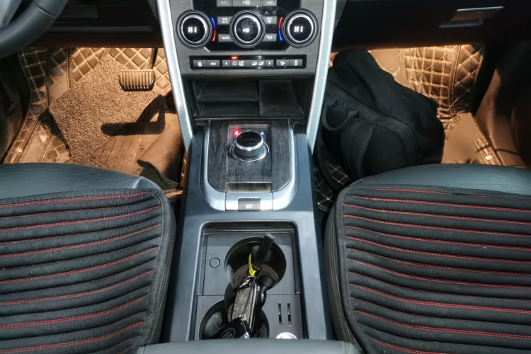 路虎 发现神行 2019款 240PS SE版 国VI局部细节18