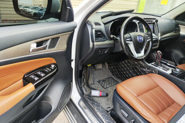 长安CS95 2017款 2.0T 四驱智驭版中控内饰20