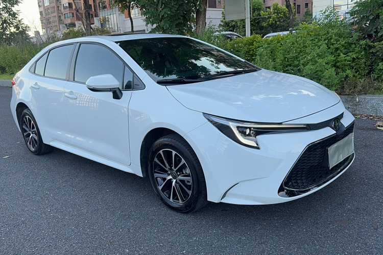 丰田 雷凌 2023款 185T CVT豪华版车身外观6002