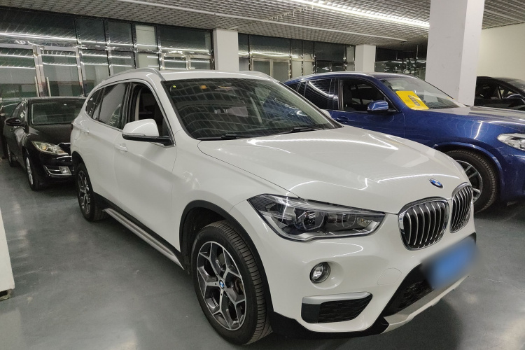 宝马X1 2018款 xDrive20Li 尊享型车身外观3