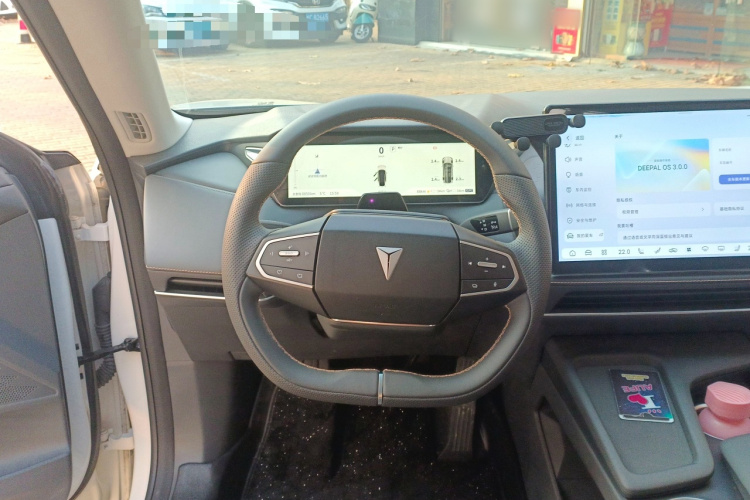 深蓝汽车 深蓝SL03 2022款 1.5L 1200增程版中控内饰13