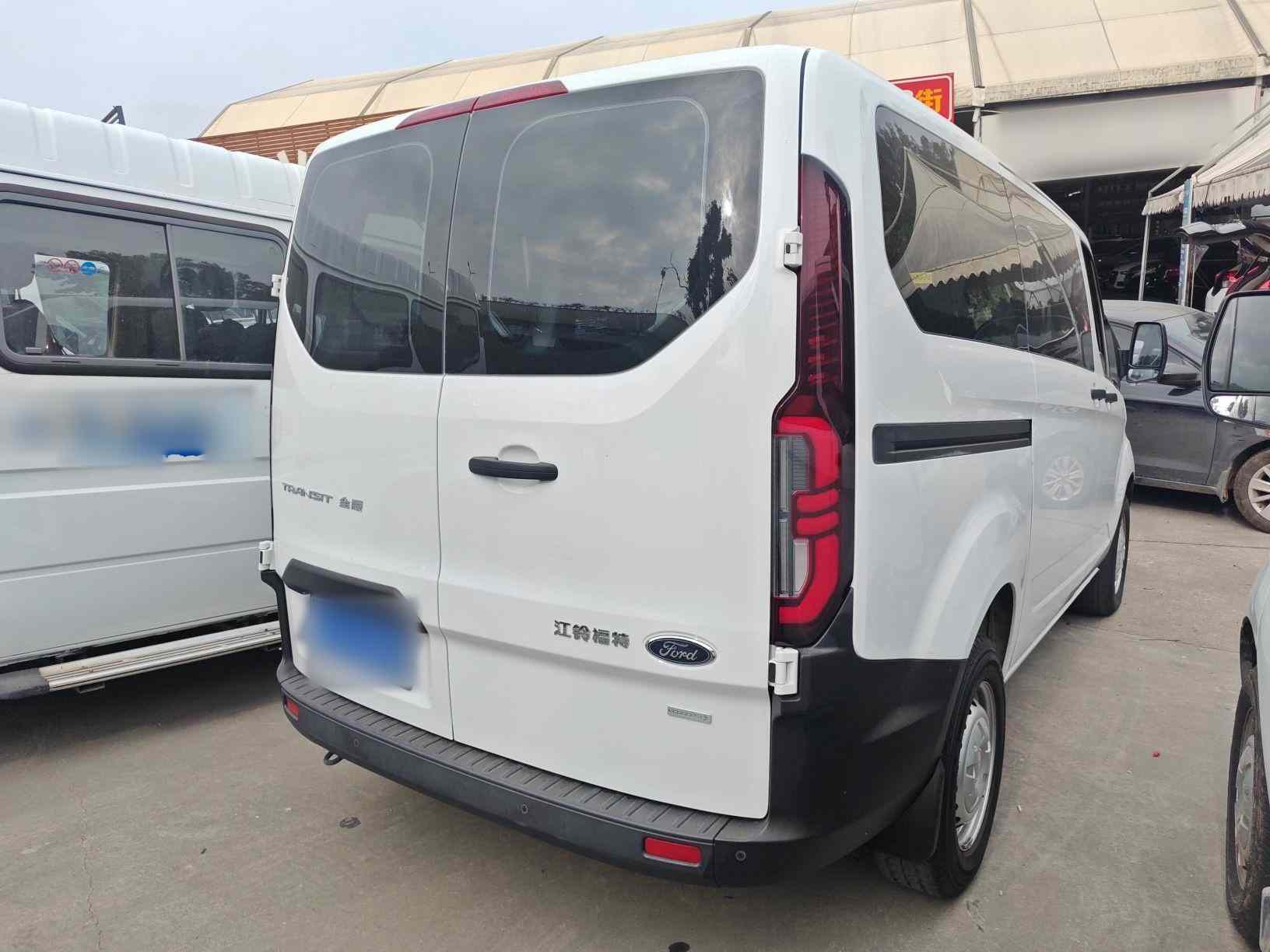 福特 全顺 2023款 2.0T汽油手动多功能商用车短轴低顶5/6座(4)