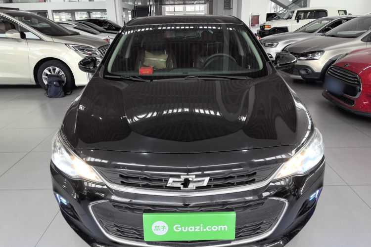 雪佛兰 科沃兹 2019款 320 自动欣享天窗版车身外观2