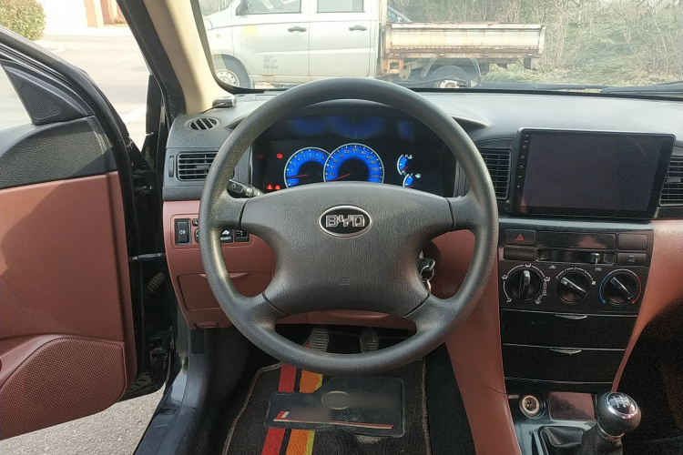 比亚迪F3 2018款 1.5L 手动经典型中控内饰13