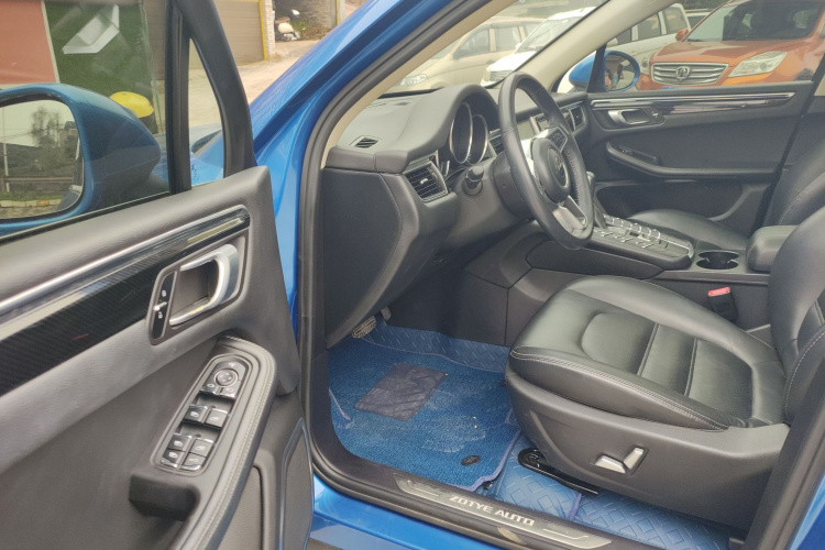 众泰SR9 2017款 2.0T 自动极致之心版中控内饰20