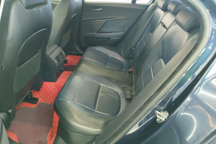 捷豹XE 2018款 2.0T 200PS 两驱R-Sport运动版中控内饰7004