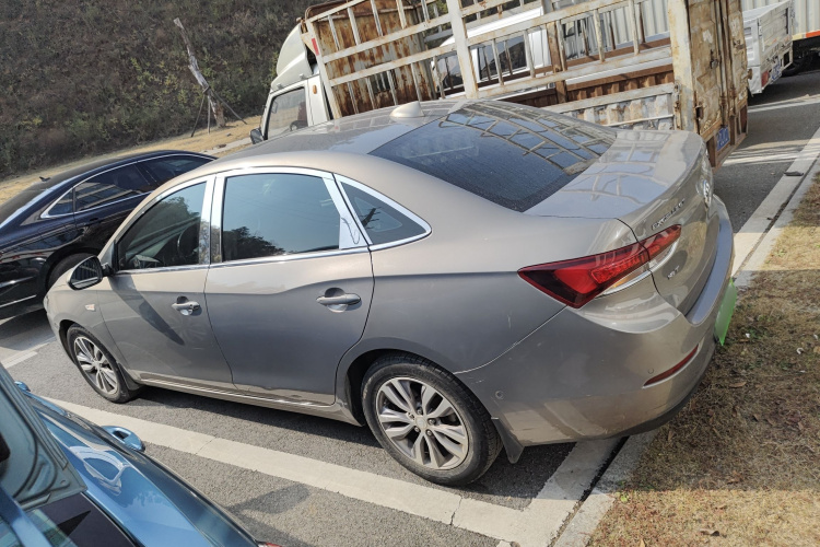 别克 英朗 2019款 18T 自动互联精英型 国V车身外观4