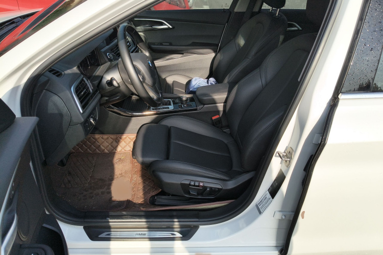 宝马1系 2018款 改款 118i 运动型局部细节19