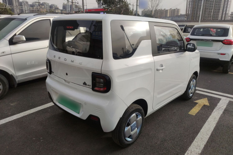 吉利银河 2024款 熊猫mini 200km 耐力熊车身外观7