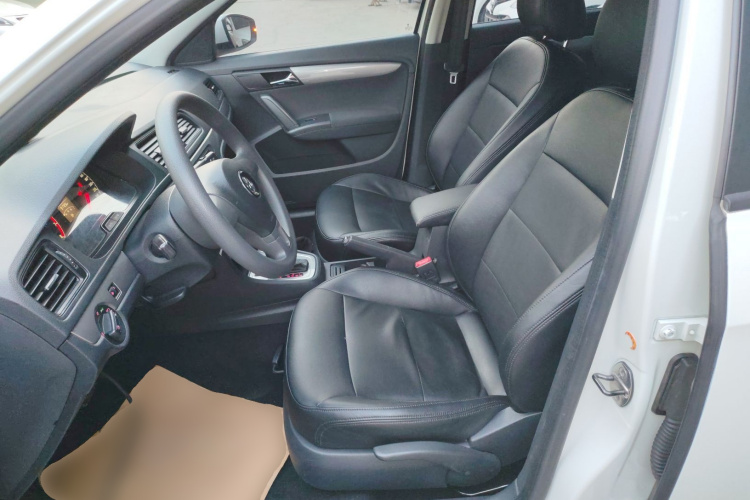 大众 朗逸 2013款 改款经典 1.6L 自动风尚版中控内饰19