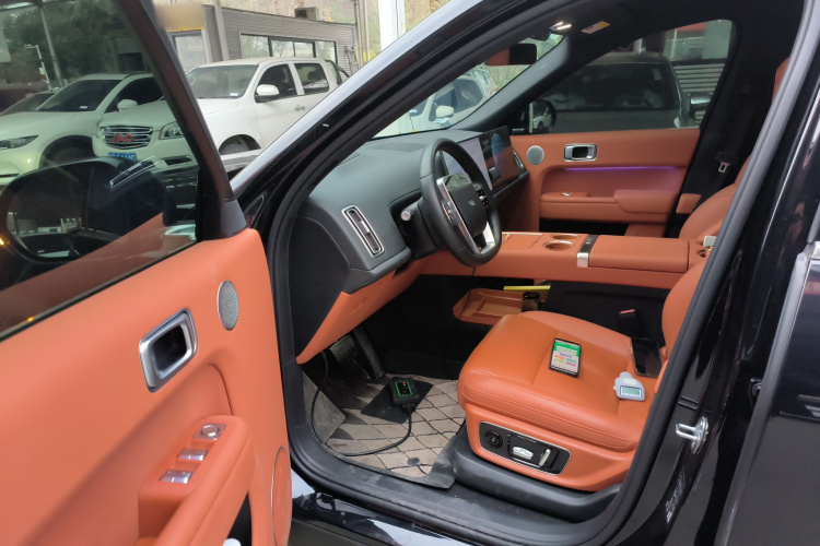 理想汽车 理想L8 2024款 Ultra中控内饰7003