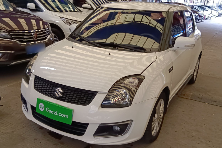 铃木 雨燕 2014款 1.5L 自动时尚型车身外观1