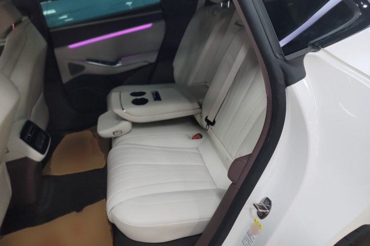 腾势Z9GT 2024款 1100四驱Max版中控内饰7004