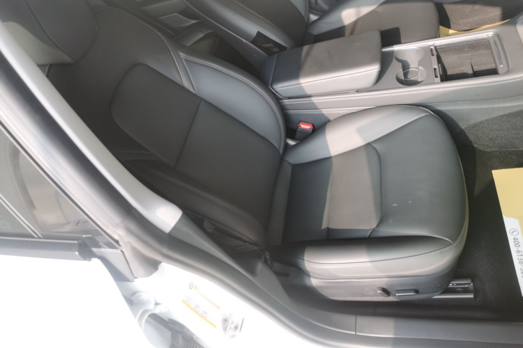 特斯拉 Model 3 2022款 后轮驱动版局部细节41