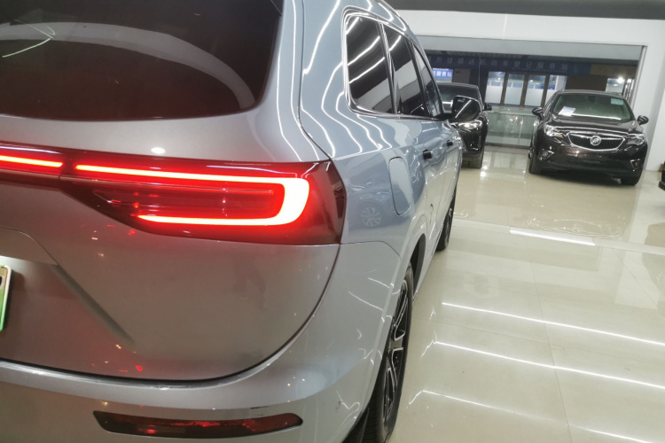 鸿蒙智行 问界M7 2024款 1.5T 智驾四驱Pro版 5座车身外观9