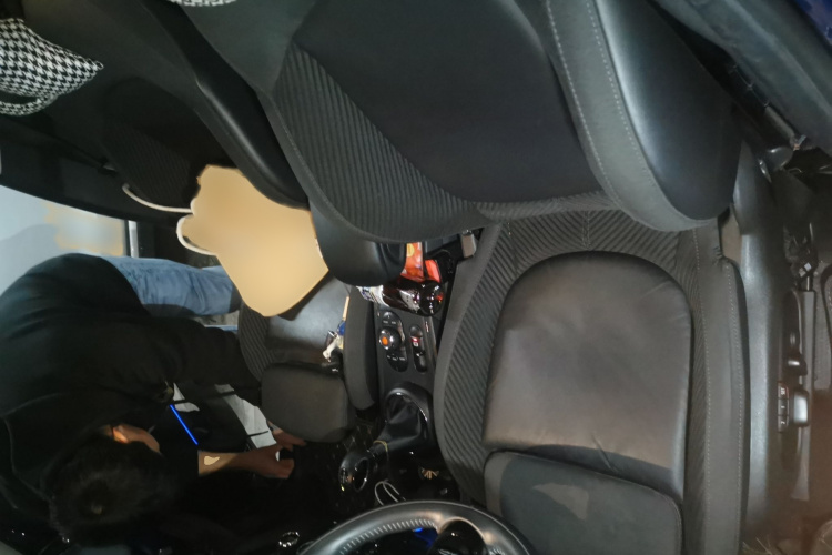 MINI Countryman 2018款 1.5T COOPER 艺术家局部细节19