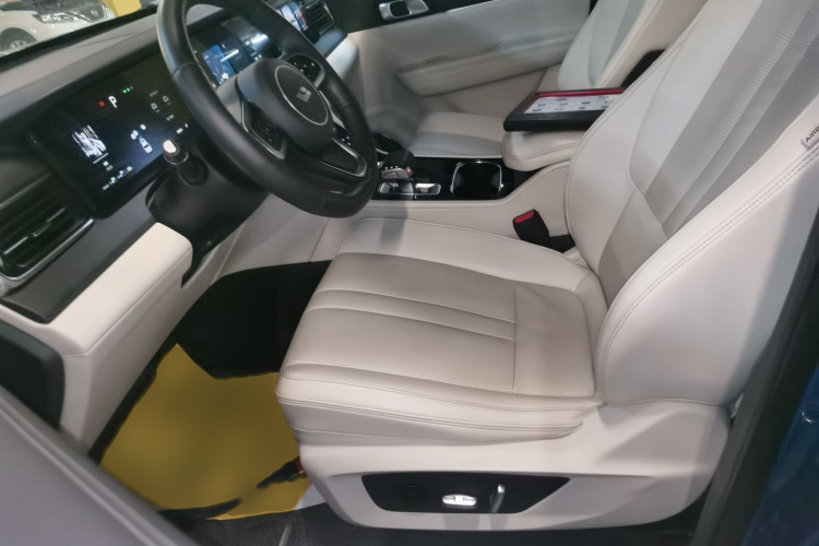 理想汽车 理想ONE 2020款 增程6座版局部细节19