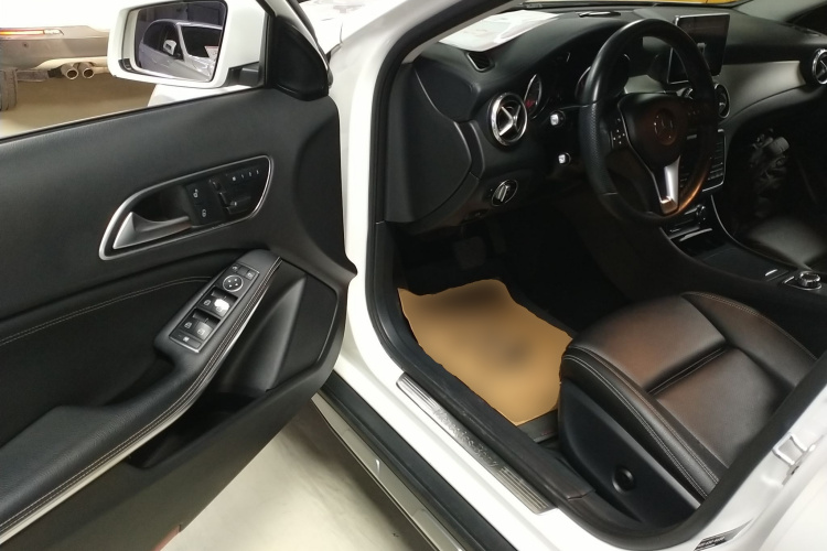 奔驰GLA 2016款 GLA 220 4MATIC 时尚型中控内饰20