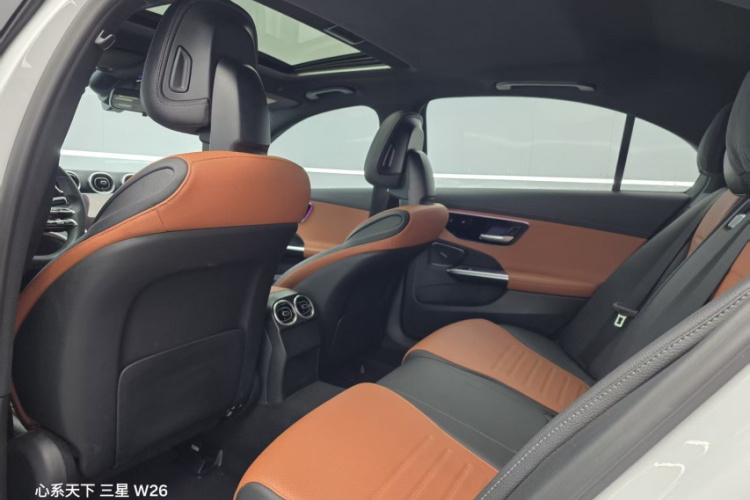 奔驰C级 2022款 改款 C 200 L 运动版中控内饰7007