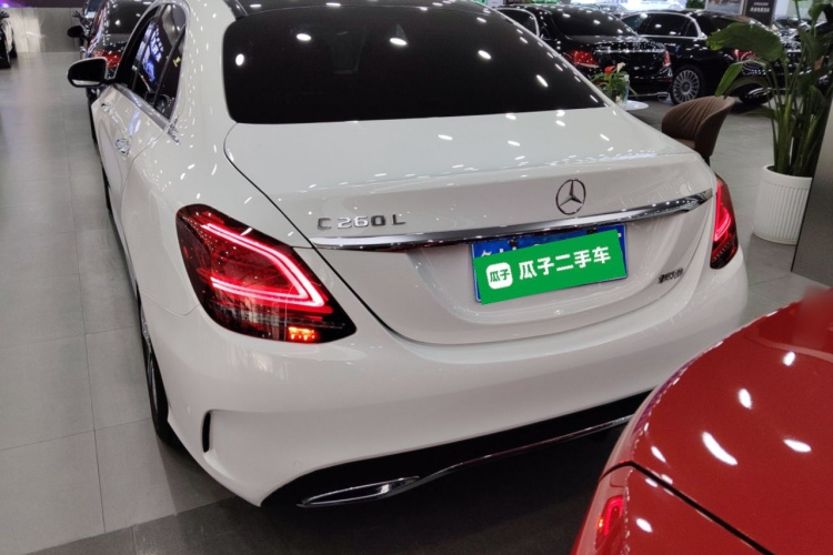 奔驰C级 2020款 改款 C 260 L 运动版车身外观6