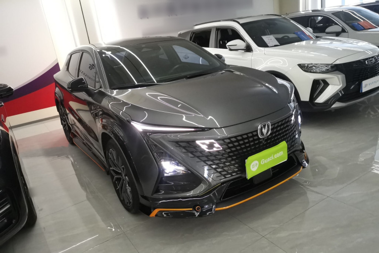 长安UNI-T 2022款 1.5T 运动版 尊贵型车身外观3