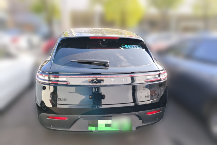 鸿蒙智行 问界M5 2024款 增程 Max RS 四驱高阶智驾版车身外观6