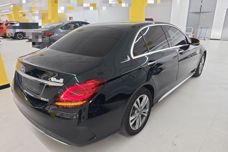 奔驰C级 2021款 C 200 L 时尚型运动版车身外观7