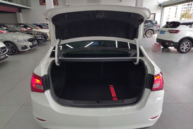 别克 英朗 2017款 15N 自动精英型机舱底盘23