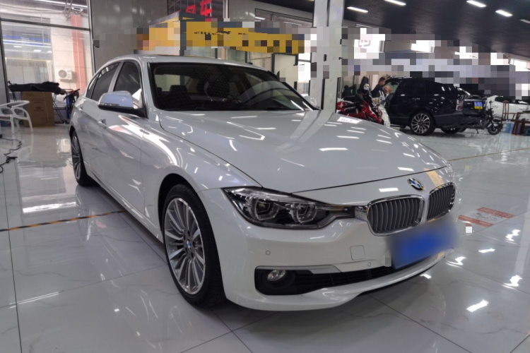 宝马3系 2019款 320Li 时尚型车身外观3