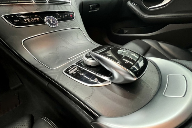 奔驰C级 2015款 C 200 L 运动型局部细节18