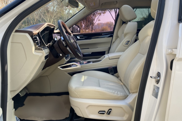 众泰T700 2017款 1.8T 双离合尊贵型中控内饰7001