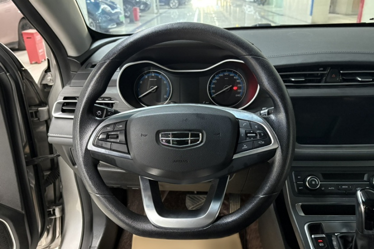 吉利汽车 帝豪 2021款 UP 1.5L CVT豪华型中控内饰7010