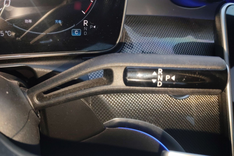 奔驰C级 2025款 C 260 L 运动版局部细节18