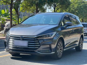 比亚迪 宋MAX 2021款 升级版 1.5T 自动豪华型 7座