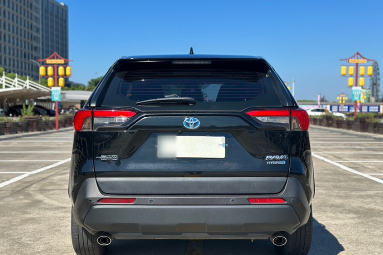 丰田 RAV4荣放 2023款 双擎 2.5L E-CVT两驱精英版车身外观6004