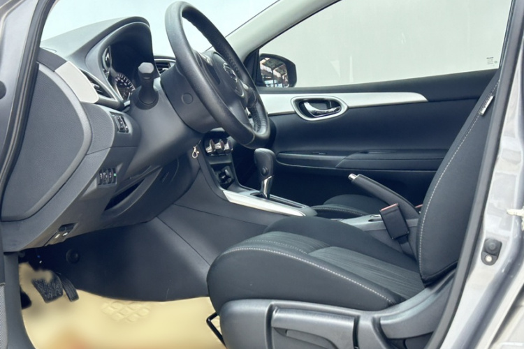 日产 轩逸 2022款 经典 1.6XE CVT舒适版中控内饰7002