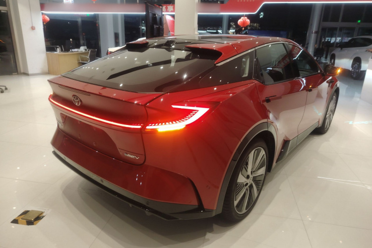 丰田bZ5 2025款 550 PRO智行版车身外观6005