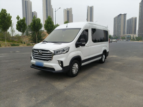 上汽大通MAXUS 新途V90 2022款 2.0T手动智达后驱长轴高顶后单胎9座