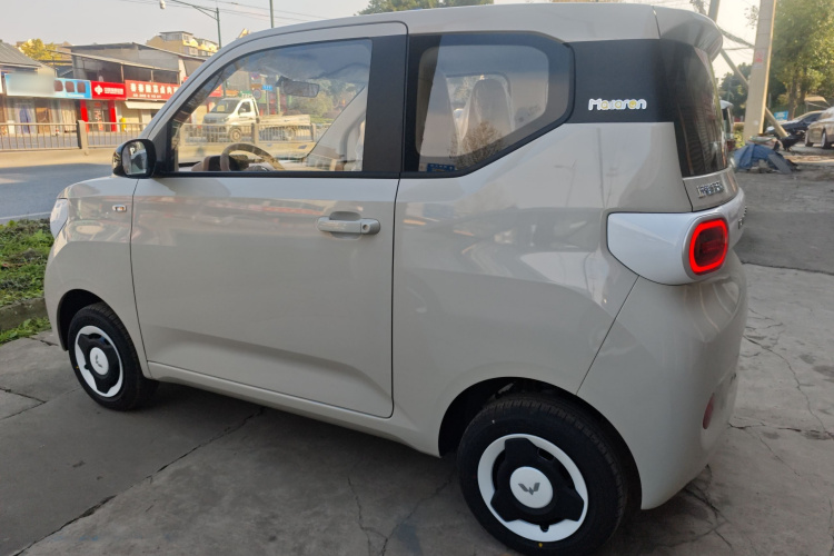 五菱汽车 宏光MINIEV 2024款 第三代 215km 青春版车身外观4