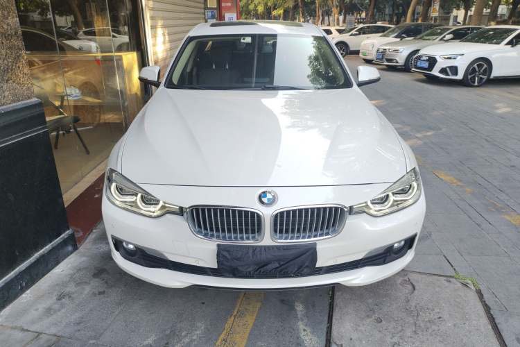 宝马3系 2018款 320Li 时尚型车身外观2