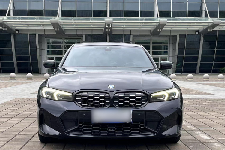 宝马3系 2023款 330i M运动曜夜套装车身外观6001