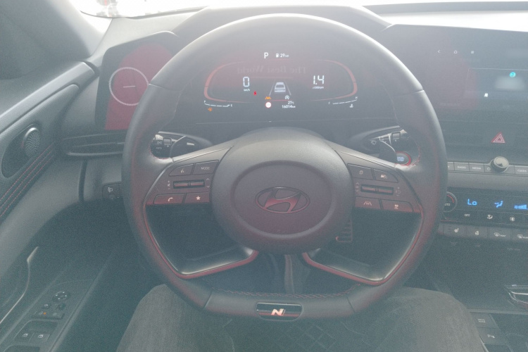 现代 伊兰特 2023款 240TGDi DCT N Line LUX尊贵版局部细节13